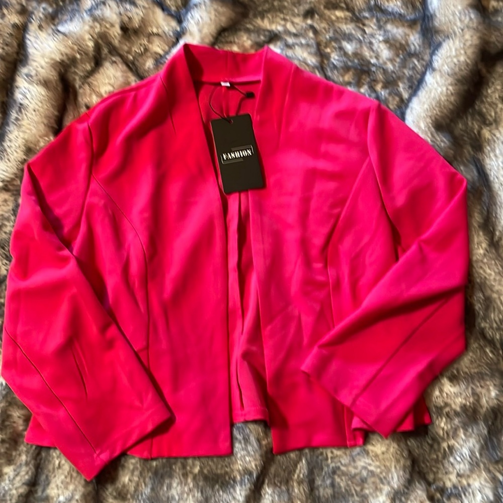 Short 3/4 sleeve open front blazer